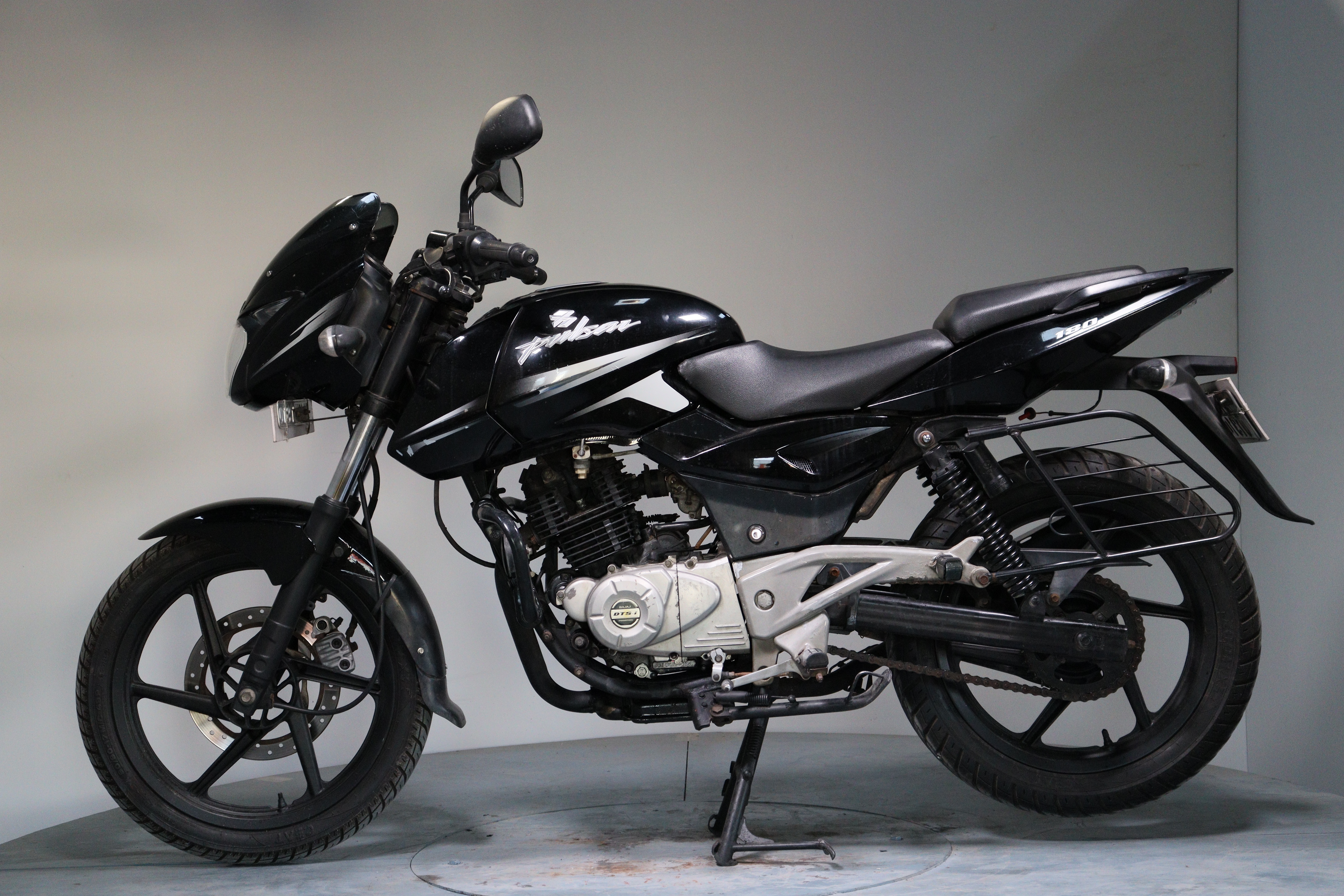 Bajaj Pulsar 180