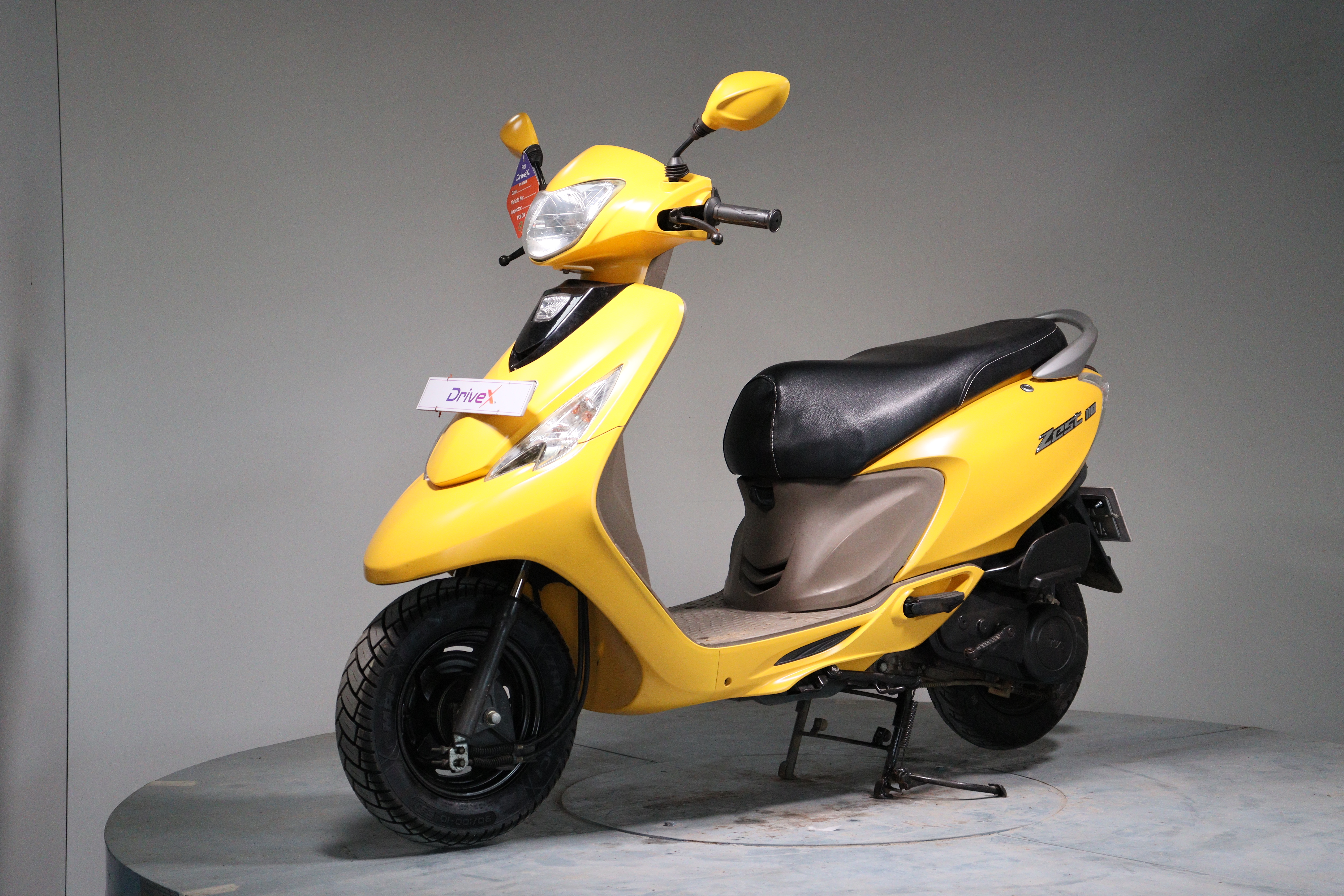 TVS Scooty Zest BS4